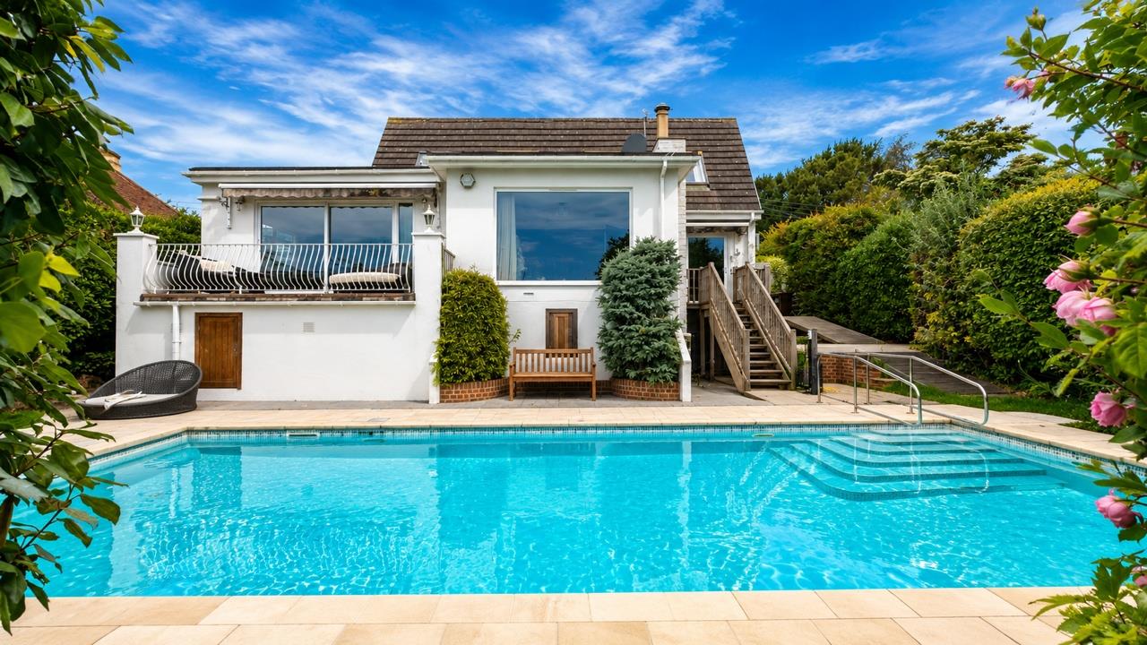 The Close, Fairlight